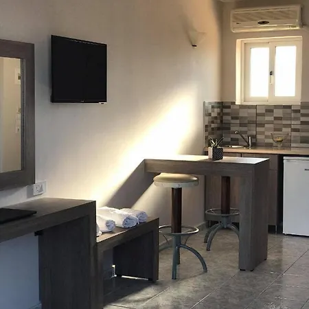 Derekas & Отель *