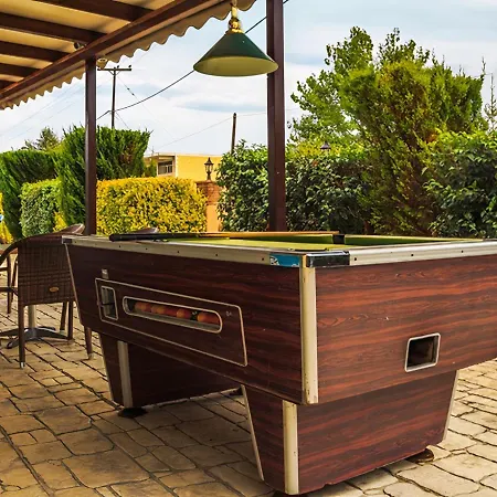 Derekas & Лаганас